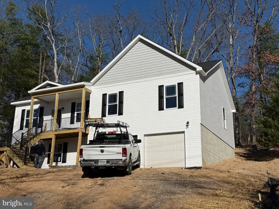 1102 Lakeview Dr, Cross Junction, VA 22625 - Image #2