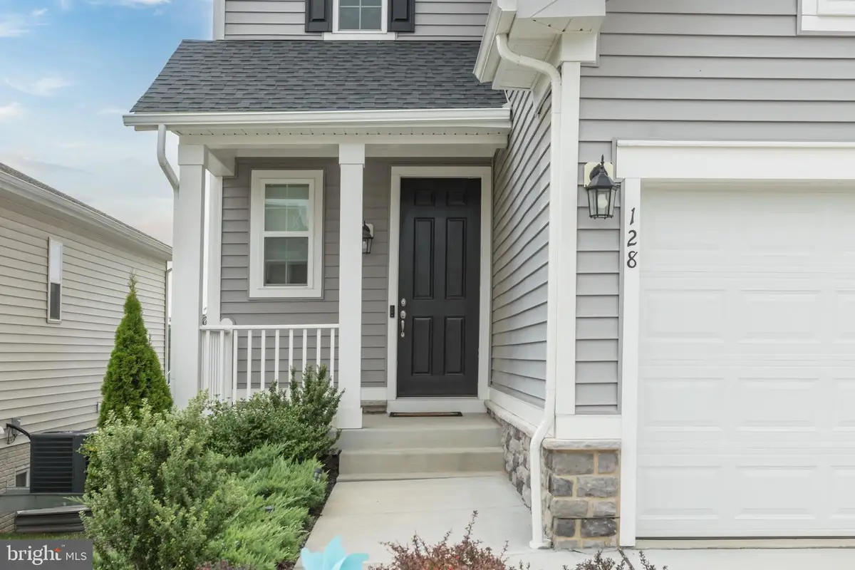 128 Raven Oaks Dr, Winchester, VA 22602 - Image #1