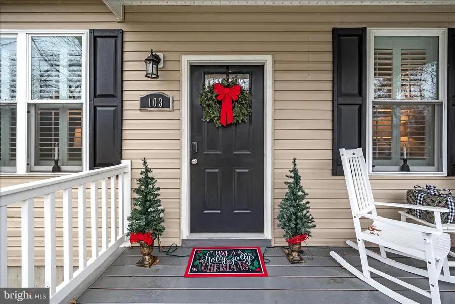 103 Quail Ct, Cross Junction, VA 22625 - Image #2