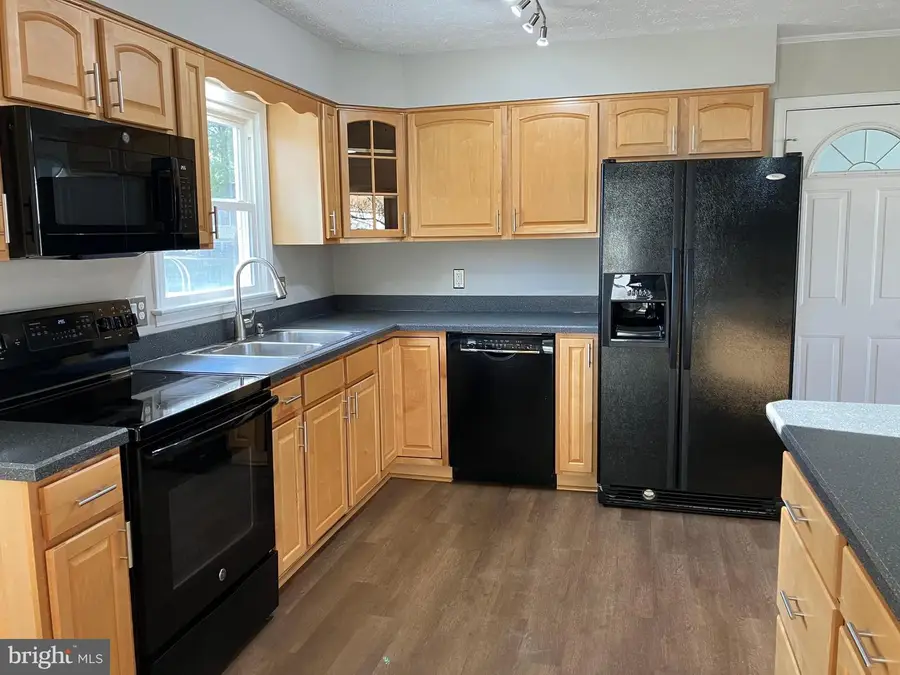 114 Buckingham Dr, Stephens City, VA 22655 - #2