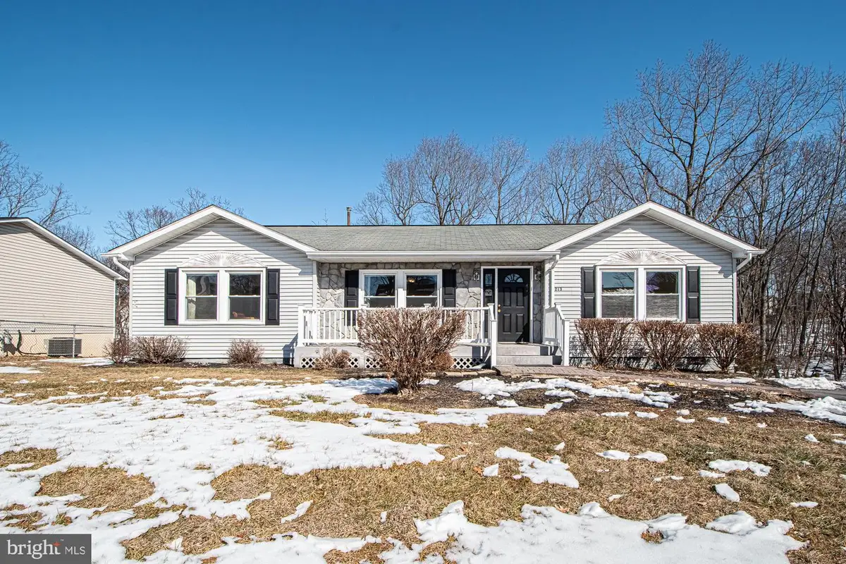 213 Woodrow Rd, Winchester, VA 22602 - #1