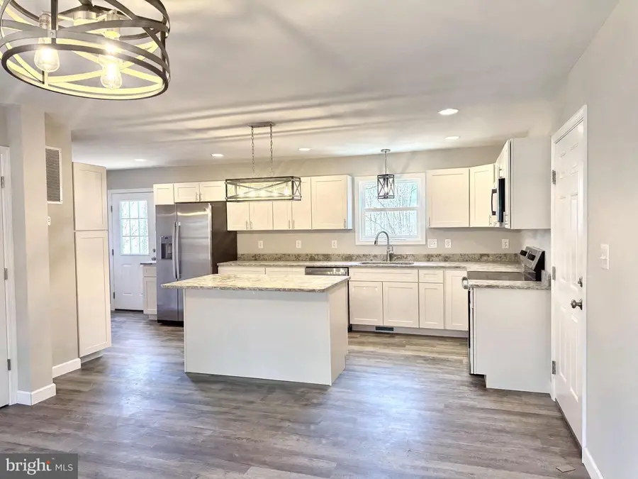 215 Cochise Trl, Winchester, VA 22602 - #2