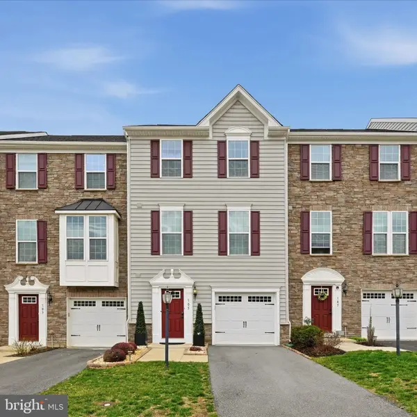 105 Trout Lily Dr, LAKE FREDERICK, VA 22630