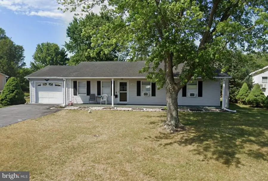 209 Somerset Dr, Stephens City, VA 22655 - #2