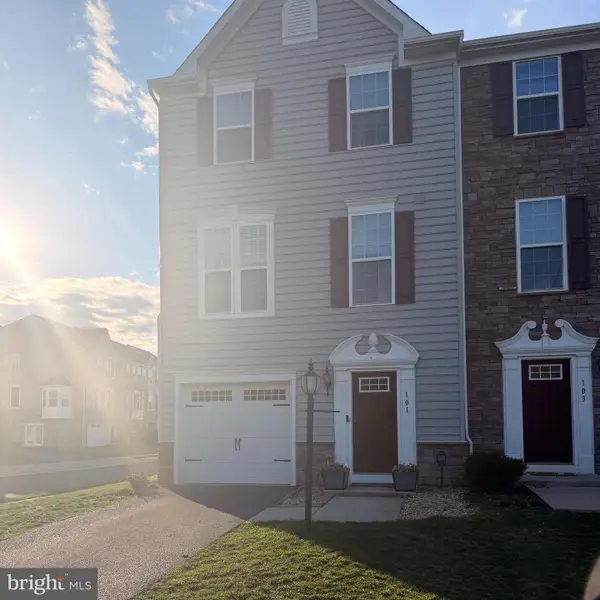 101 Trout Lily Dr, LAKE FREDERICK, VA 22630