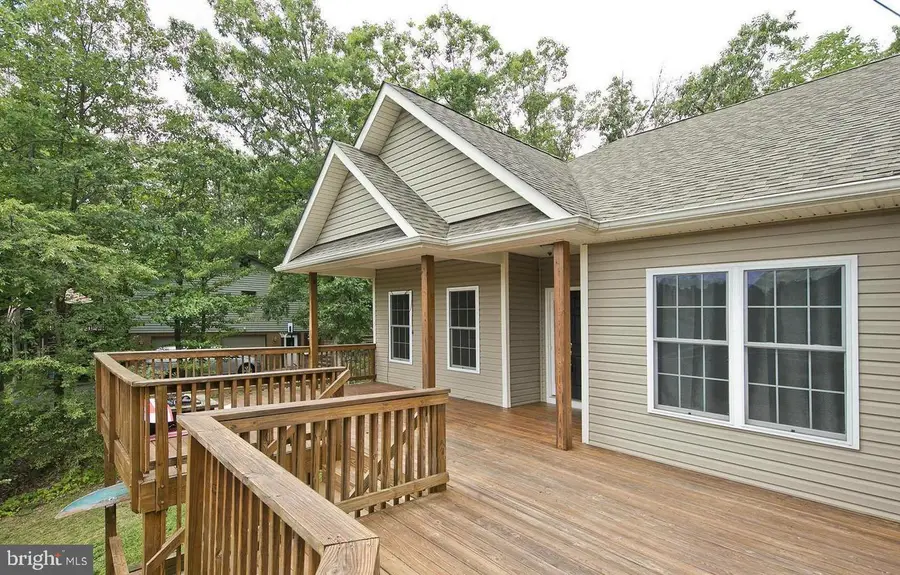 634 Lakeview Dr, Cross Junction, VA 22625 - #3