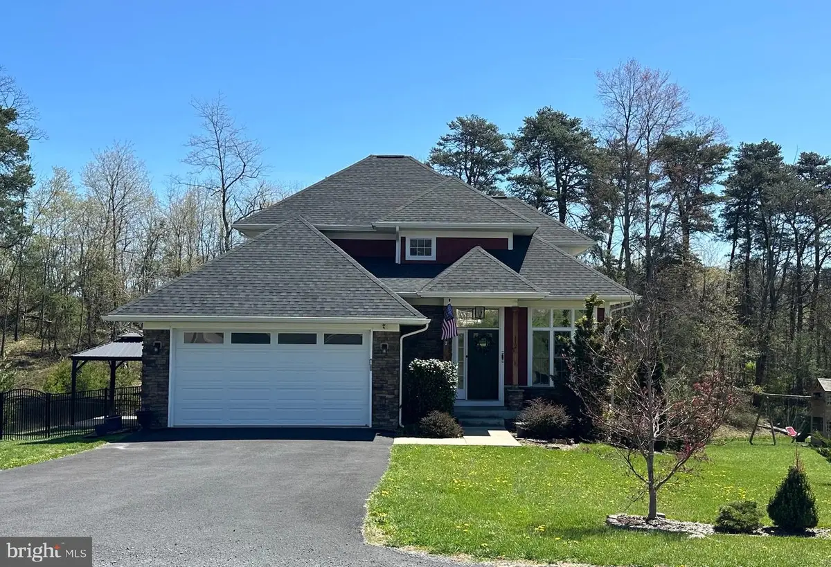 112 Colonial Dr, Cross Junction, VA 22625 - #1