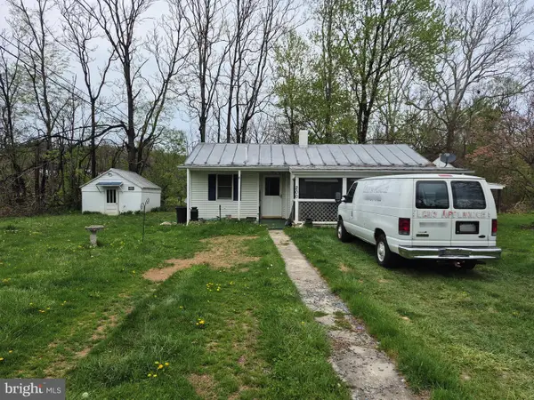 200 Middle Ln, GORE, VA 22637