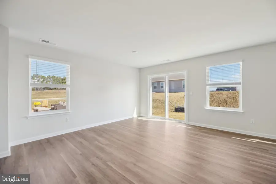 118 Bookers Crest Dr, Stephens City, VA 22655 - #2