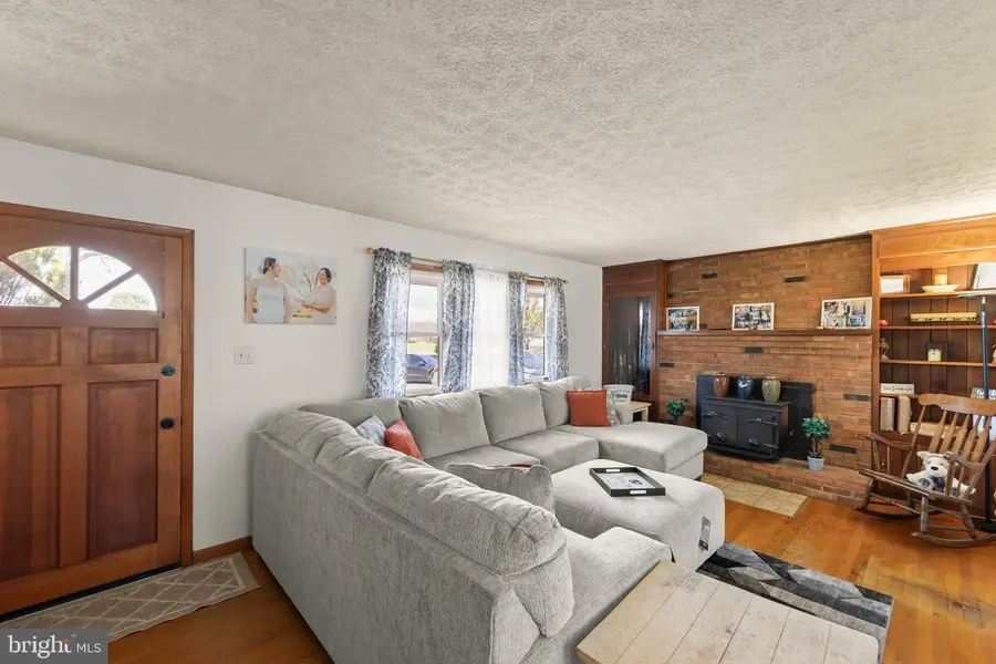 100 Virginia Dr, Stephens City, VA 22655 - #2