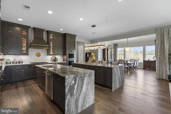 137 Mallard Dr, LAKE FREDERICK, VA 22630