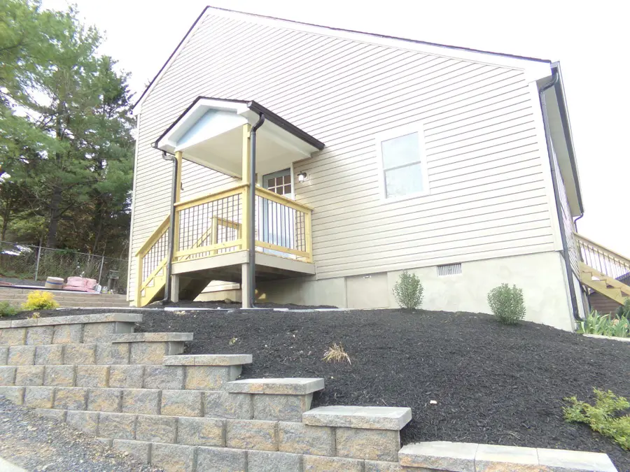 114 Woodys Pl, Winchester, VA 22602 - #3
