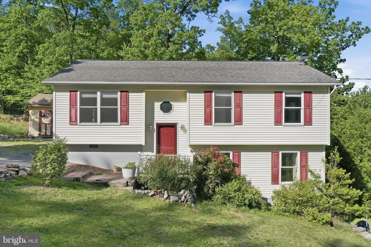 902 Enfield Dr, Winchester, VA 22602 - #1