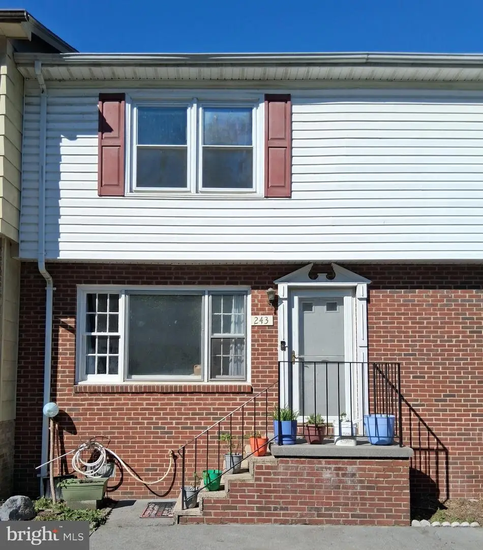243 Brunswick Rd, Stephens City, VA 22655 - #1