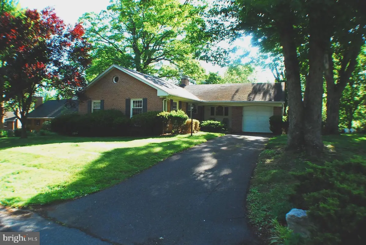 122 Armstrong Pl, Winchester, VA 22602 - #1