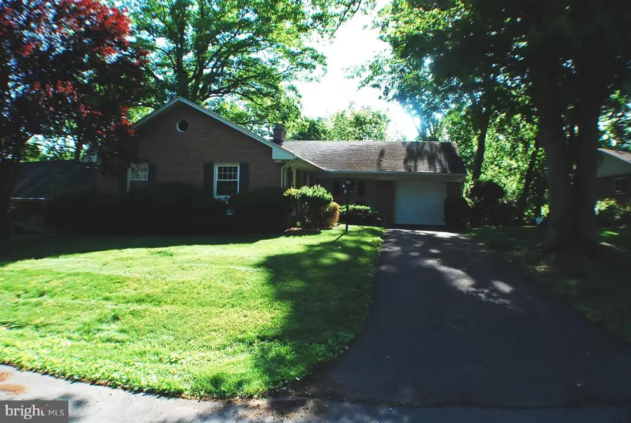 122 Armstrong Pl, Winchester, VA 22602 - #3