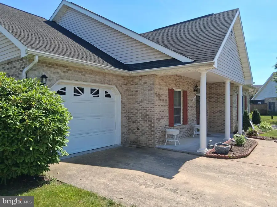307 Lynn Dr, Stephens City, VA 22655 - #2