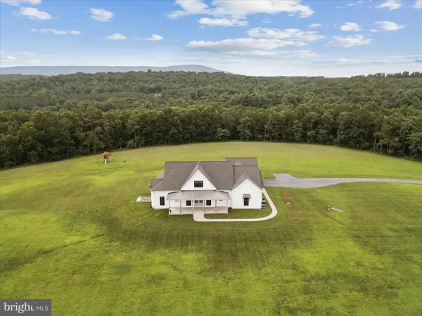 886 Middle Fork Rd, CROSS JUNCTION, VA 22625