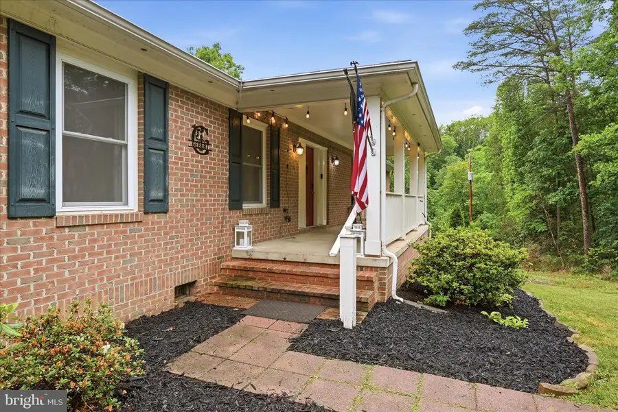 211 Creekview Ln, Middletown, VA 22645 - #2