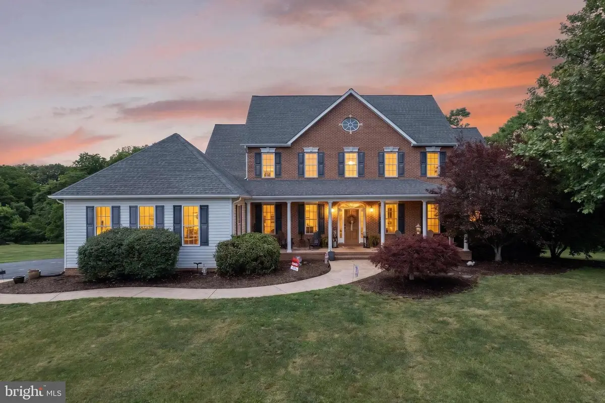 356 Chimney Cir, Middletown, VA 22645 - #1