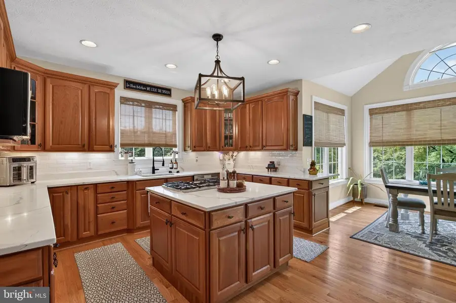 356 Chimney Cir, Middletown, VA 22645 - #2
