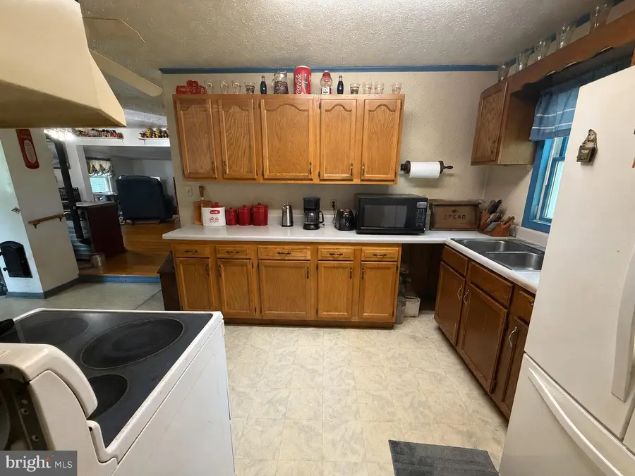 200 Middle Ln, Gore, VA 22637 - #2