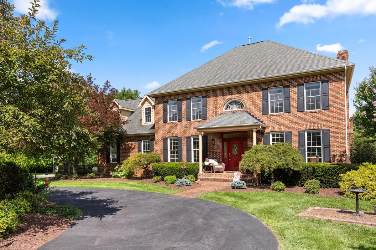 160 Wilton Dr, Winchester, VA 22603 - #1