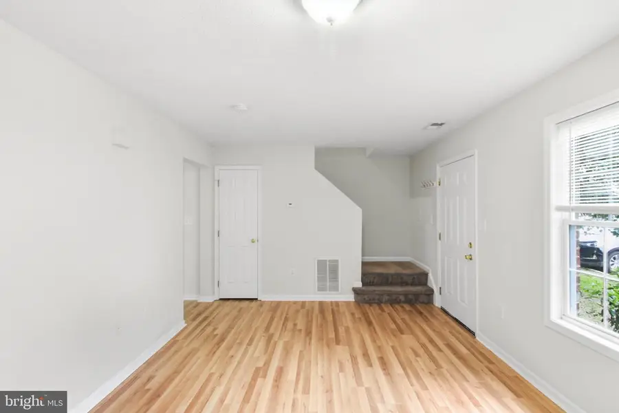 424 Ridgefield Ave, Stephens City, VA 22655 - #3
