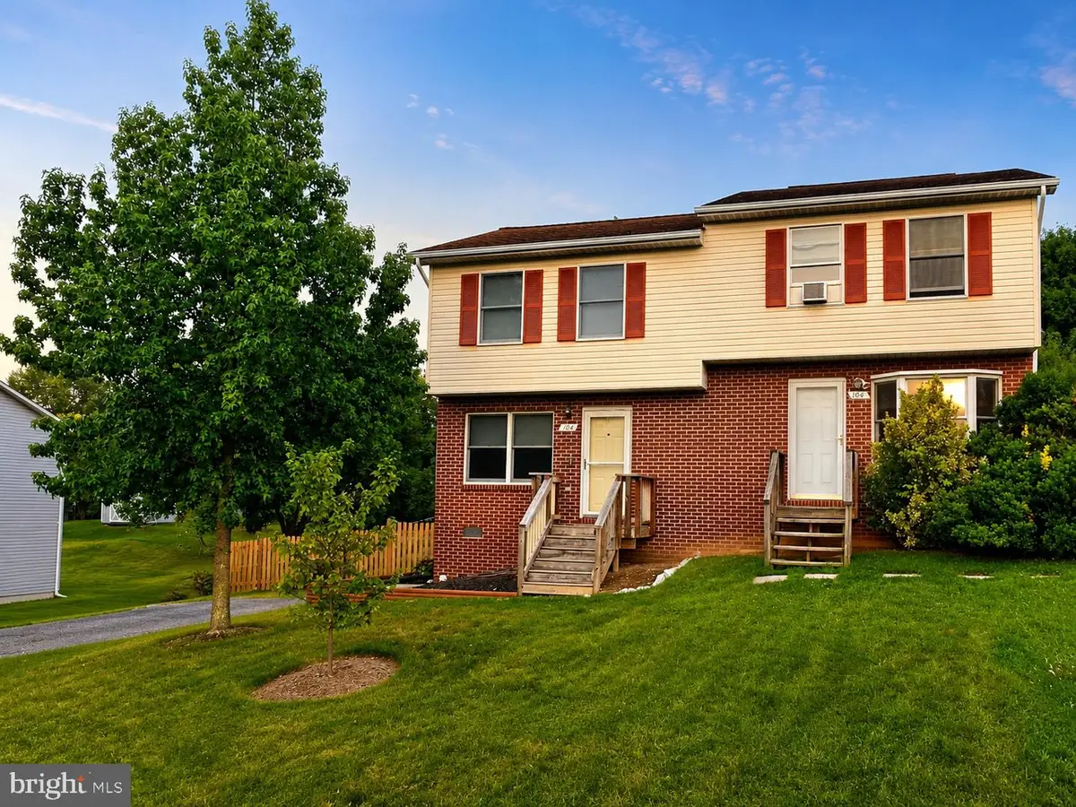 106 Lakeridge Dr, Stephens City, VA 22655 - #1