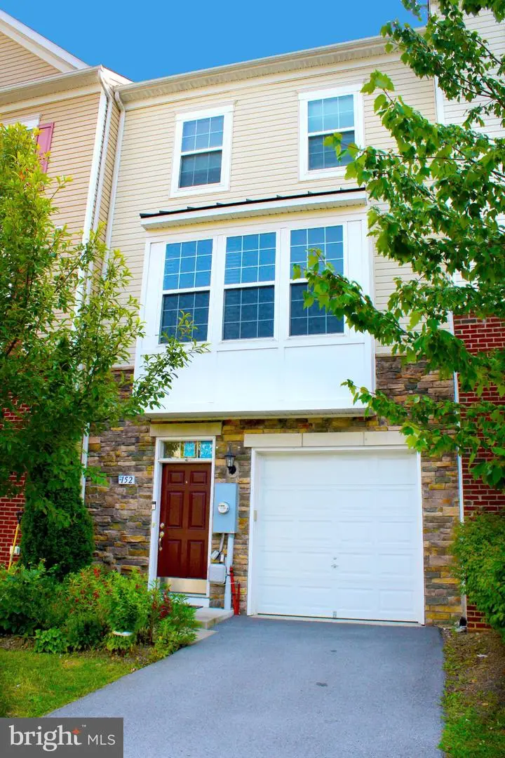 152 Schramm Loop, Stephens City, VA 22655 - #1