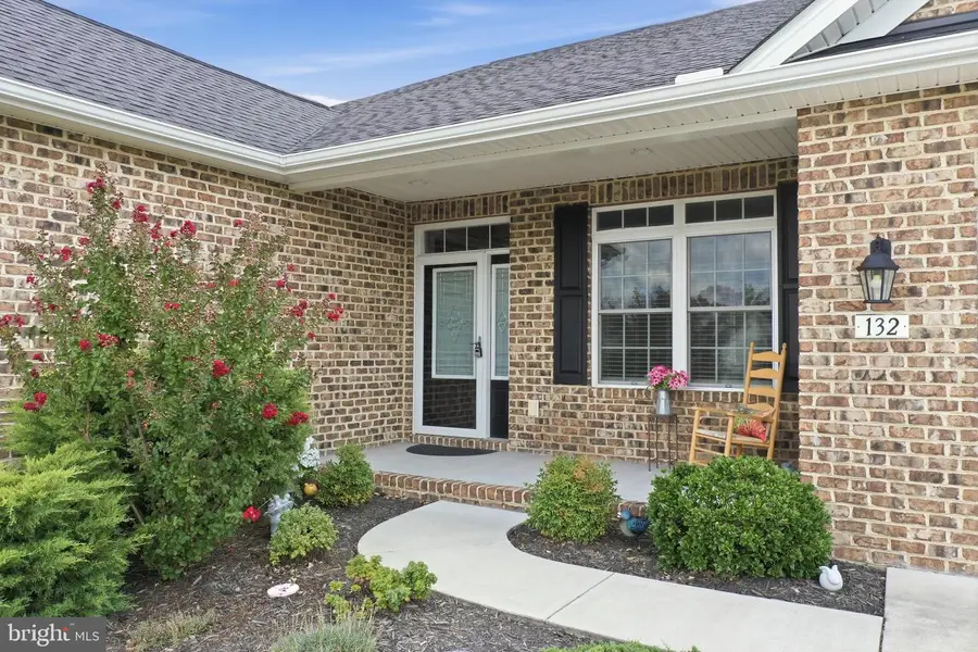 132 Vincent Dr, Stephens City, VA 22655 - #3