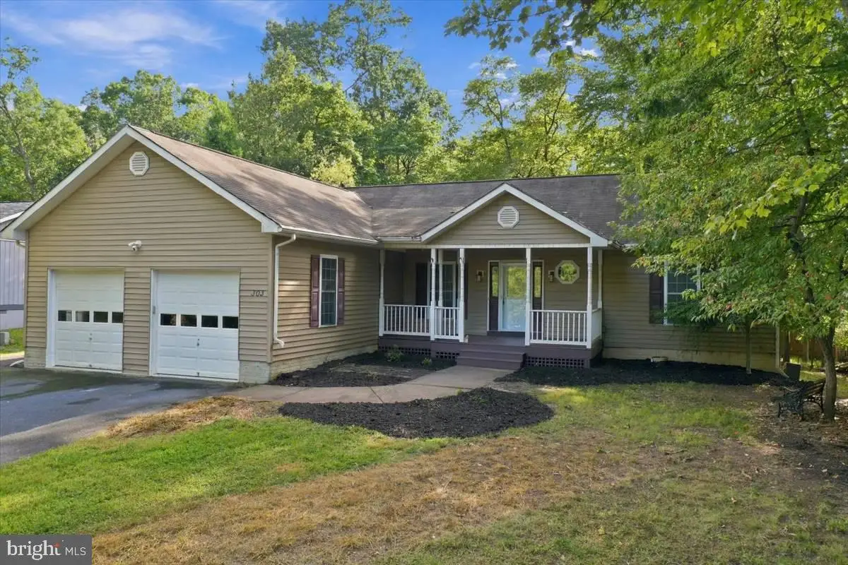 303 Overlook Dr, Cross Junction, VA 22625 - #1