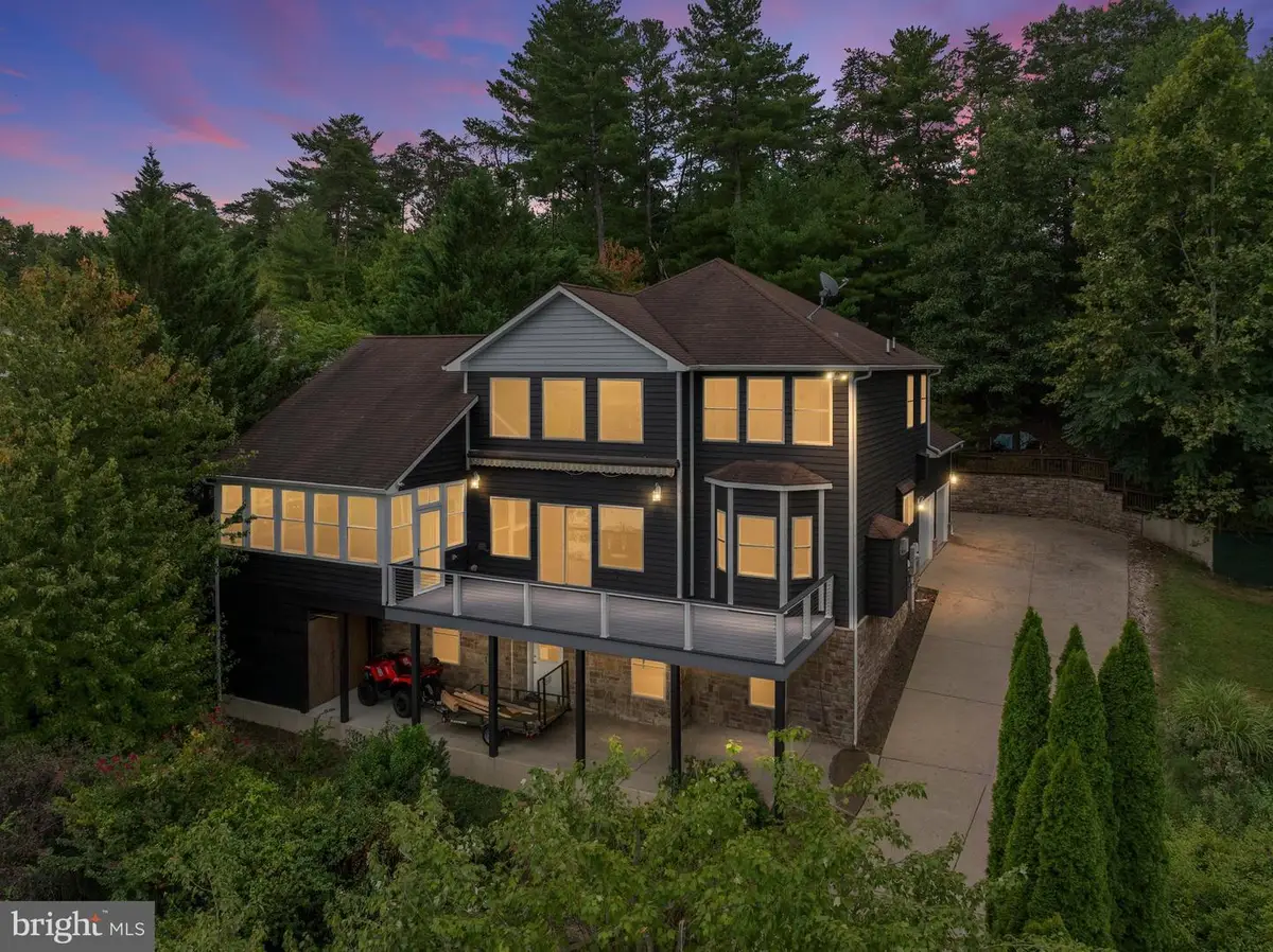 111 Waterside Ln, Cross Junction, VA 22625 - #1