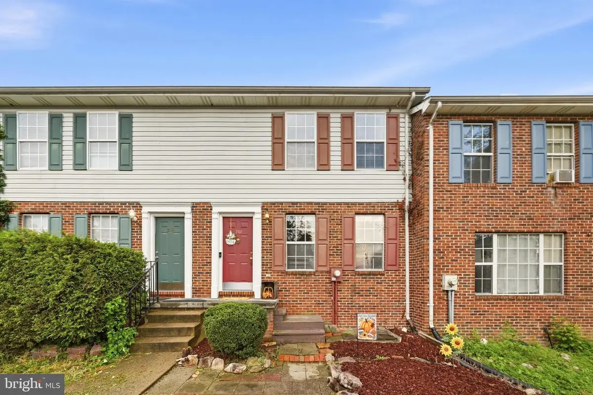 261 Waterford Ln, Winchester, VA 22602 - #1