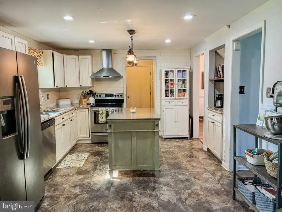 123 Nightingale Ave, Stephens City, VA 22655 - #3