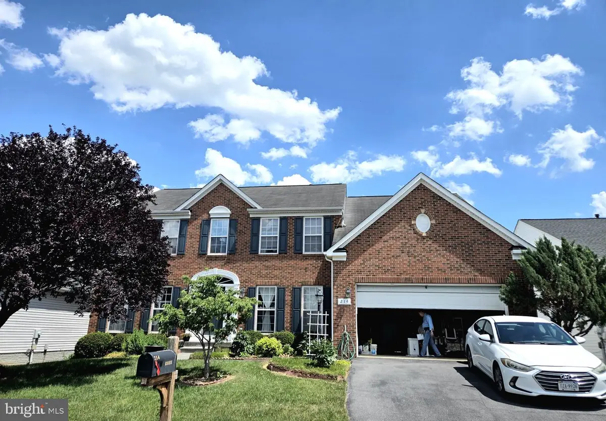 214 Stephens Run St, Stephens City, VA 22655 - #1
