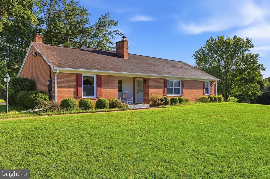 121 Elmwood Rd, Winchester, VA 22602 - #3