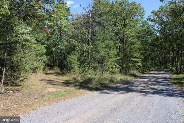 Fall Run Ln, WINCHESTER, VA 22602