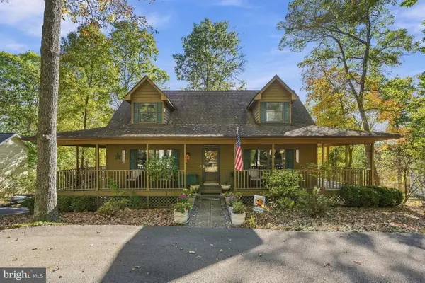 113 Greenwood Ct, CROSS JUNCTION, VA 22625