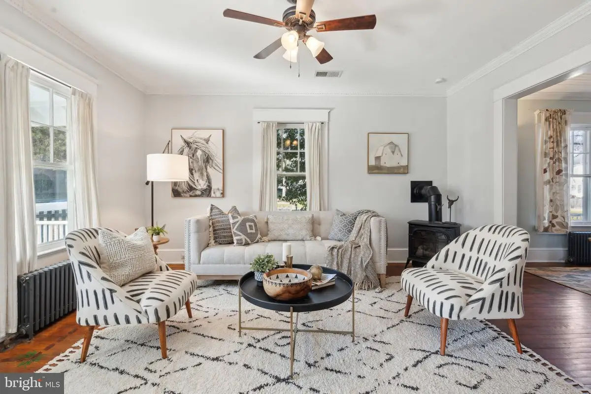 820 Locust St, Herndon, VA 20170 - Image #1