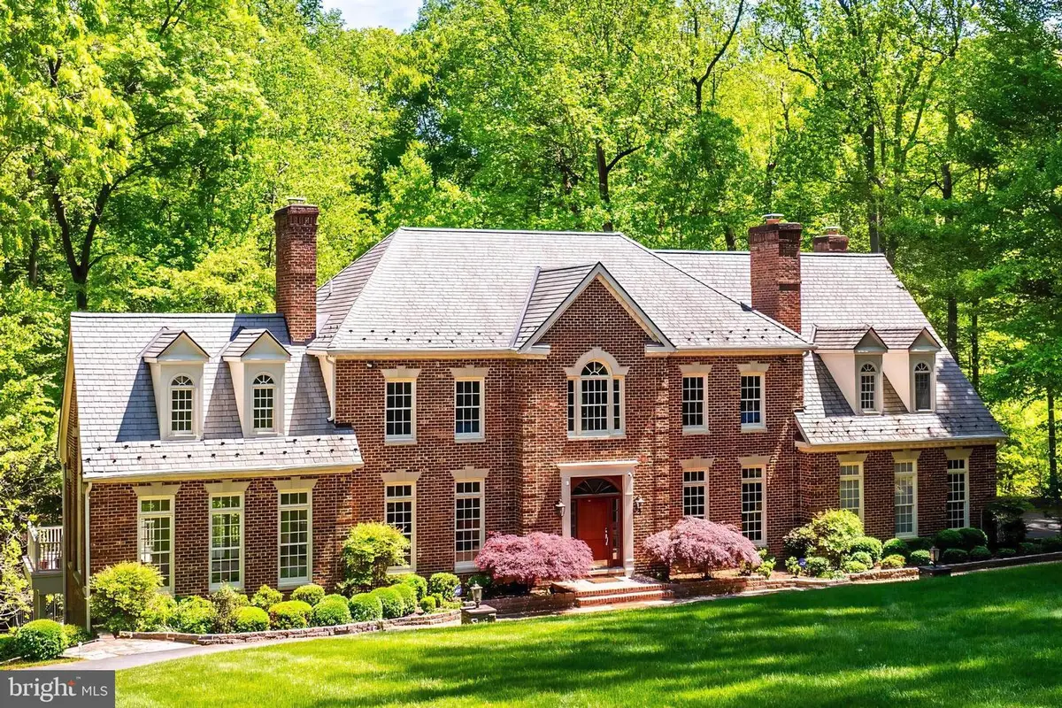 10112 High Hill Ct, Great Falls, VA 22066 - Image #1