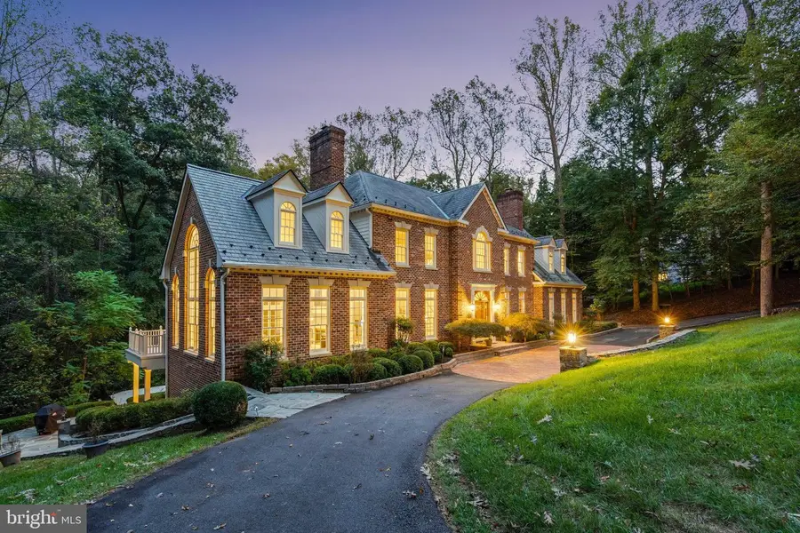 10112 High Hill Ct, Great Falls, VA 22066 - Image #2