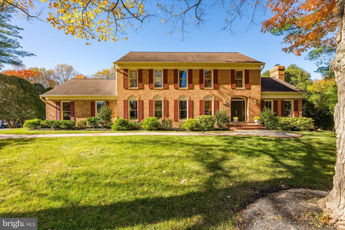 8426 Holly Leaf Dr, McLean, VA 22102 - Image #1