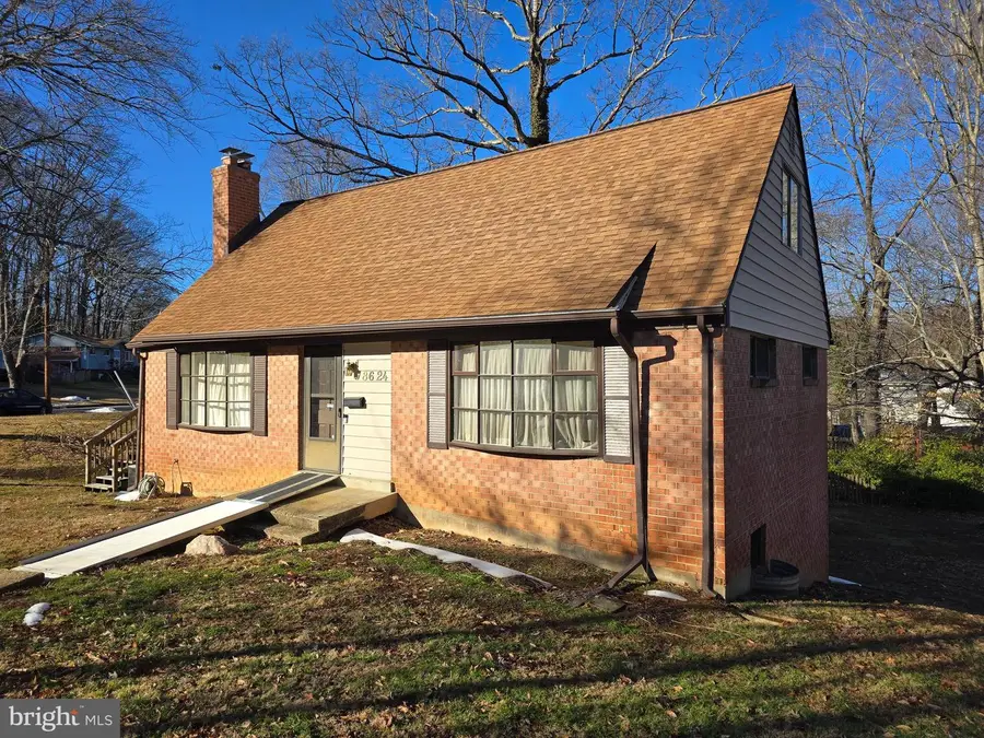 8624 Parliament Dr, Springfield, VA 22151 - #2