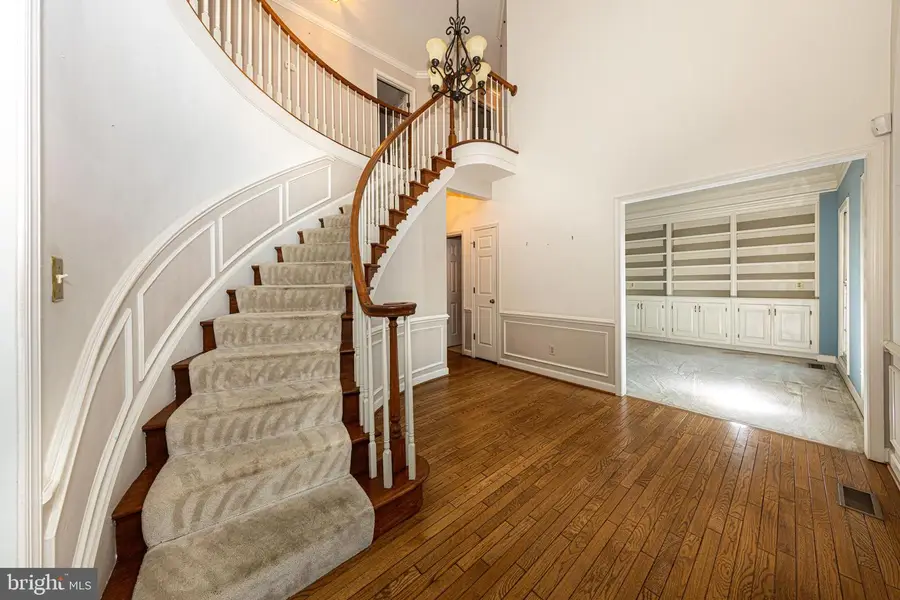 7981 Oak Bridge Ln, Fairfax Station, VA 22039 - Image #3