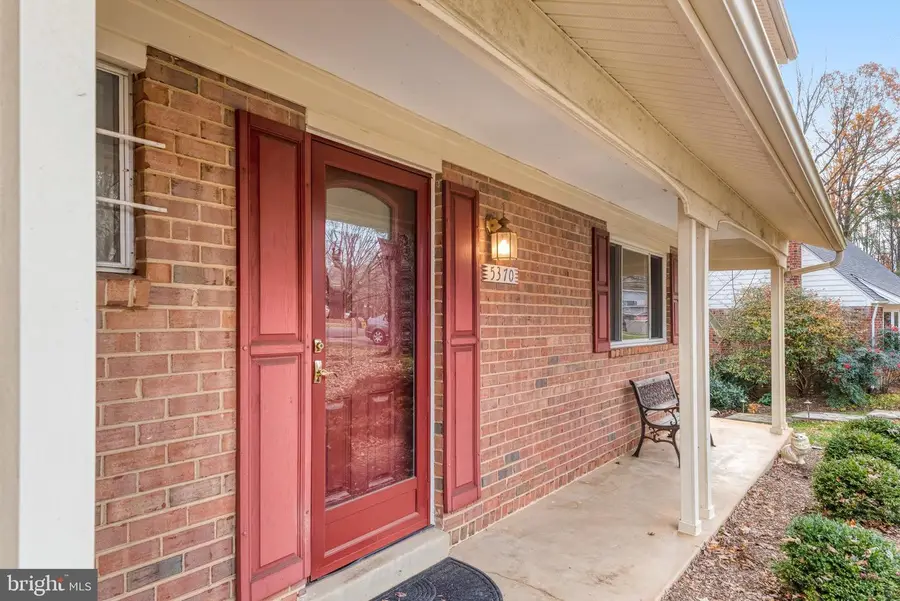 5370 Gainsborough Dr, Kings Park West, VA 22032 - Image #2