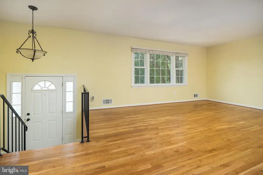 3017 Battersea Ln, Alexandria, VA 22309 - Image #2