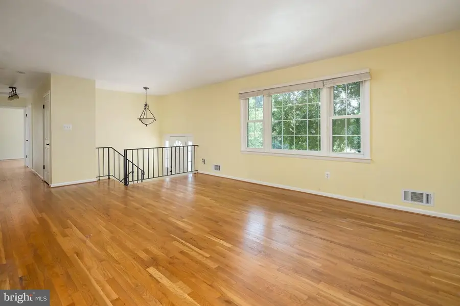 3017 Battersea Ln, Alexandria, VA 22309 - Image #3