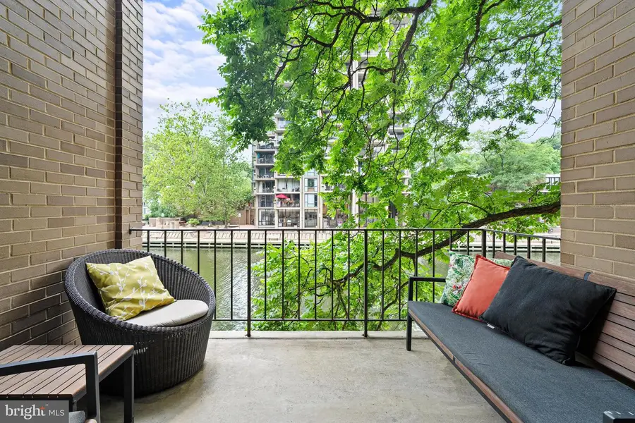 1674 Chimney House Rd, Reston, VA 20190 - Image #2