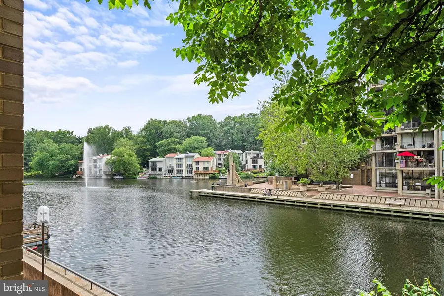 1674 Chimney House Rd, Reston, VA 20190 - Image #3